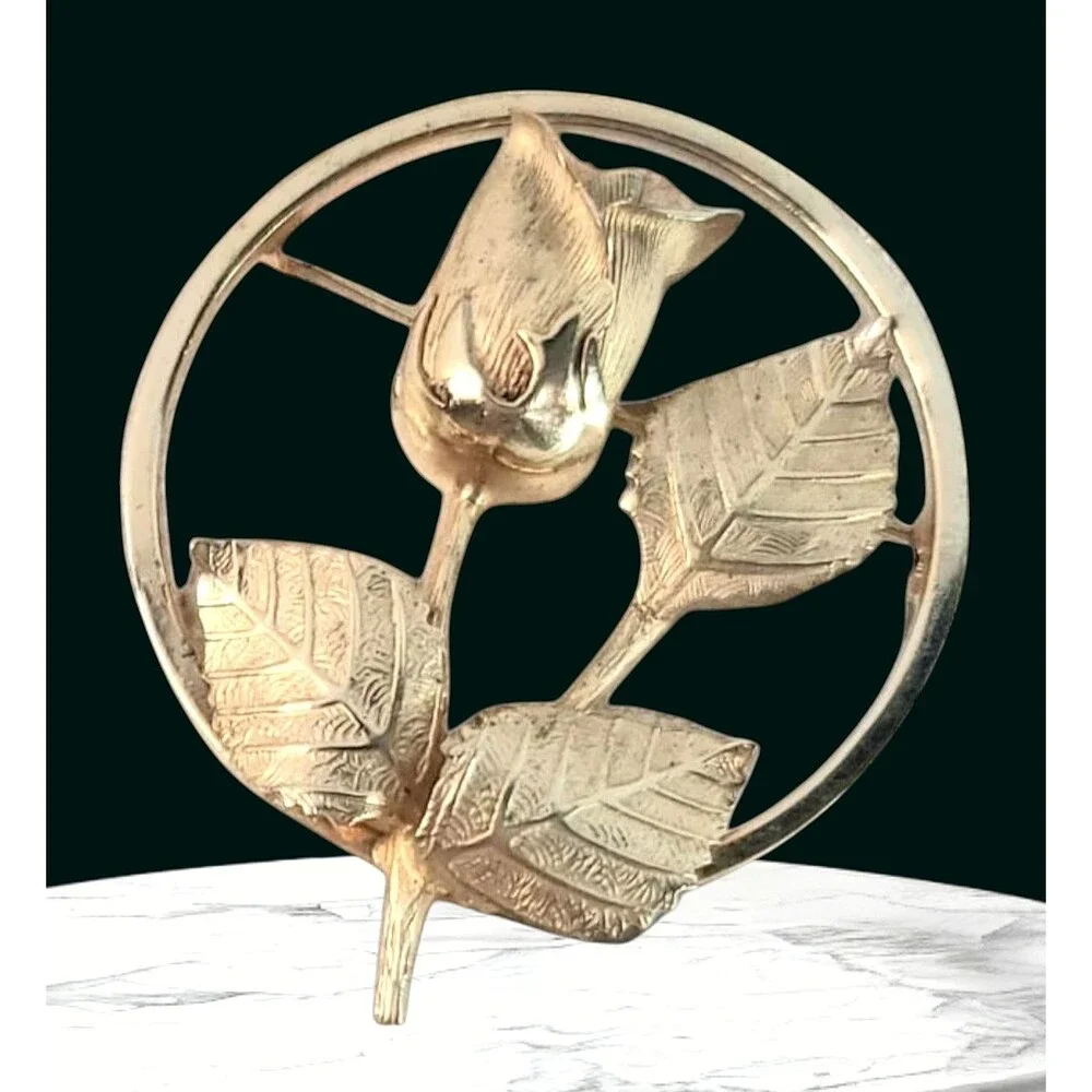 Vintage Signed Giovanni Gold Tone Rose Circle Brooch Pin